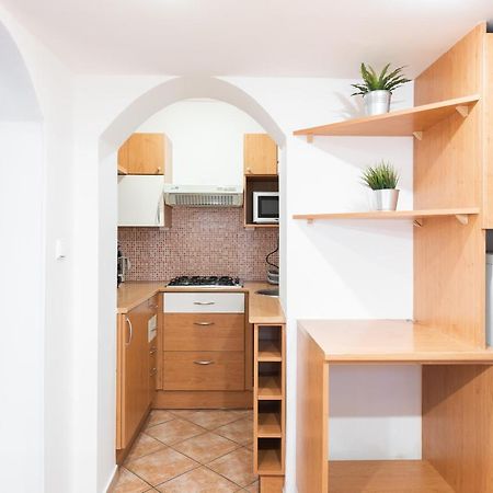 Budget Reznicka Apartment 프라하 외부 사진