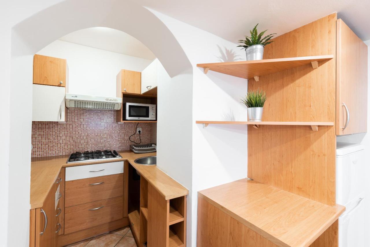 Budget Reznicka Apartment 프라하 외부 사진