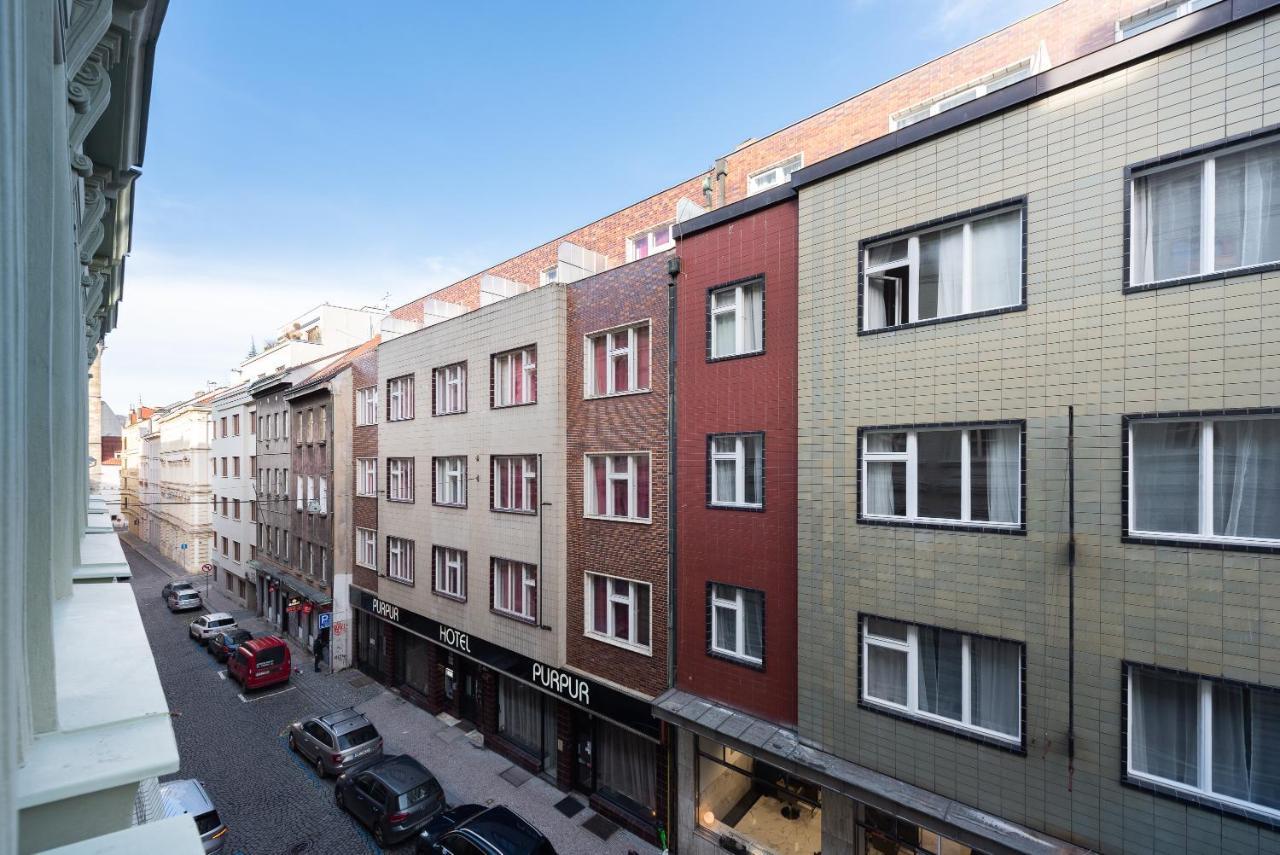Budget Reznicka Apartment 프라하 외부 사진